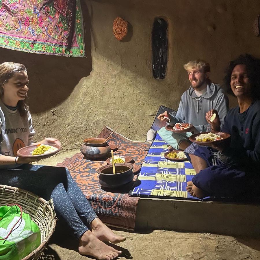 Genderless Jungle Lodge